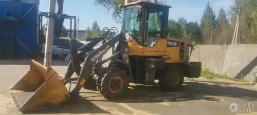 Фронтальный погрузчик TITAN ZL20S с щеткой 870181