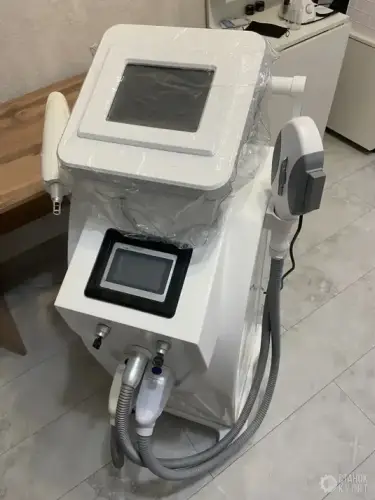 Электро-световой аппарат по уходу за кожей и волосами IPL-3 750143